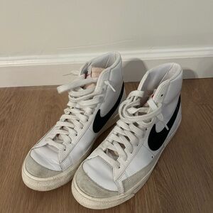 Nike Men's Blazer Mid '77